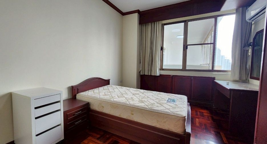 Condo en alquiler de 3 habitaciones en Khlong Toei, Bangkok