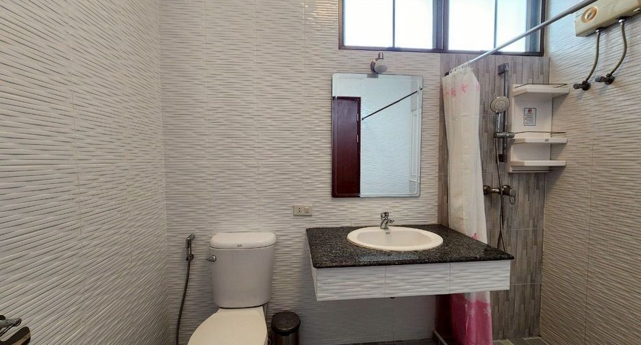 Condo en alquiler de 3 habitaciones en Khlong Toei, Bangkok
