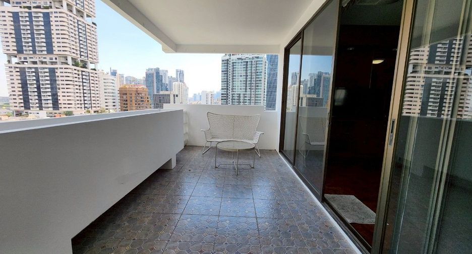 Condo en alquiler de 3 habitaciones en Khlong Toei, Bangkok