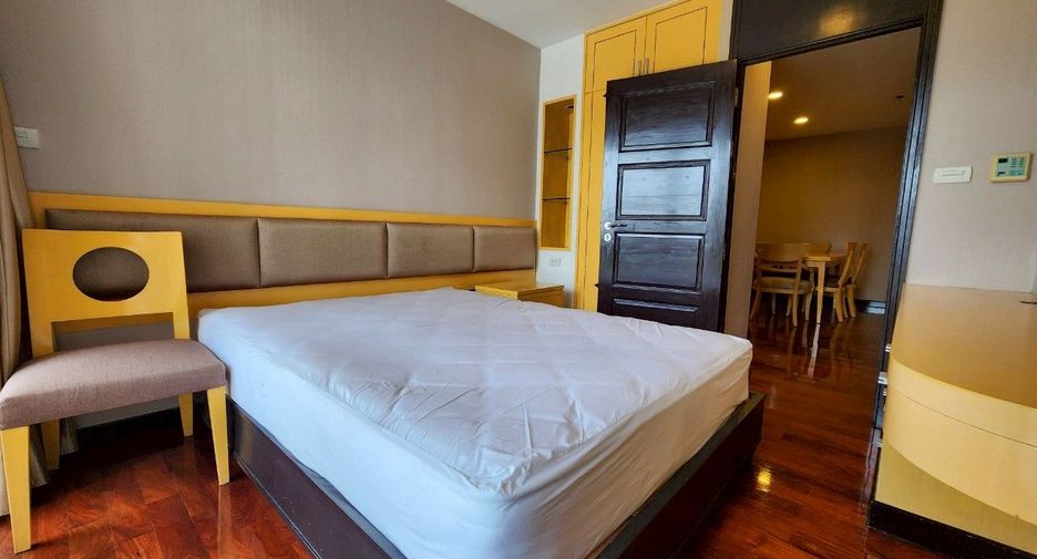For rent 3 bedrooms condo in Watthana, Bangkok