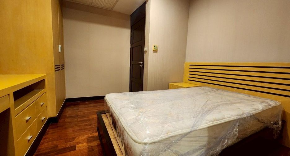 For rent 3 bedrooms condo in Watthana, Bangkok