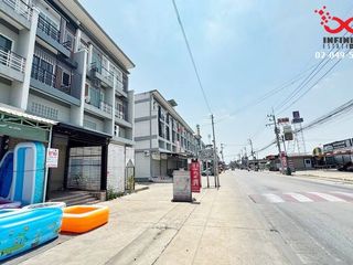 For sale 4 bed retail Space in Lam Luk Ka, Pathum Thani