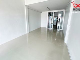 For sale 4 bed retail Space in Lam Luk Ka, Pathum Thani