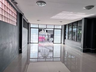 For sale 3 Beds house in Bang Kapi, Bangkok