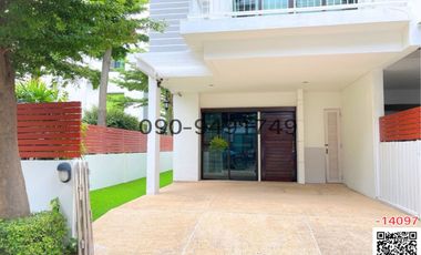 For rent 3 bedrooms townhouse in Suan Luang, Bangkok