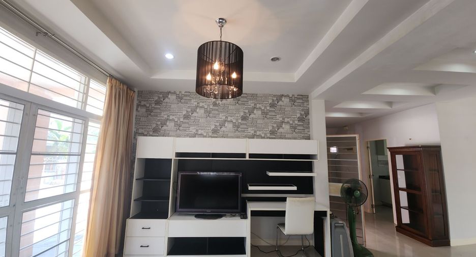 Casa en venta de 4 habitaciones en Mueang Nakhon Ratchasima, Nakhon Ratchasima