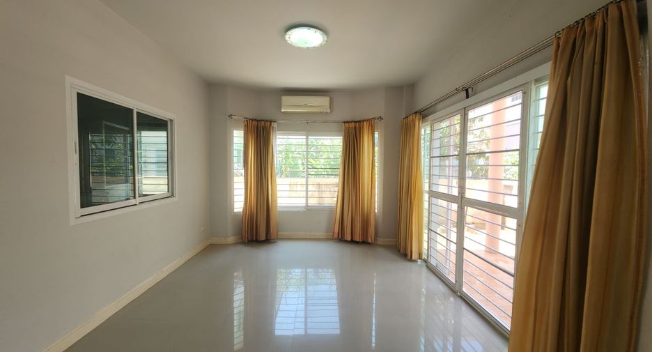 Casa en venta de 4 habitaciones en Mueang Nakhon Ratchasima, Nakhon Ratchasima