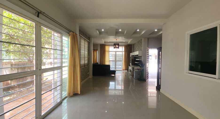 Casa en venta de 4 habitaciones en Mueang Nakhon Ratchasima, Nakhon Ratchasima