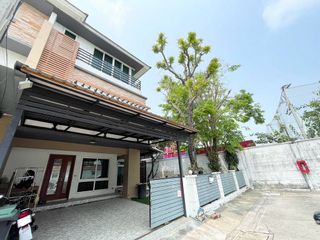 For rent and for sale 4 bed townhouse in Prawet, Bangkok