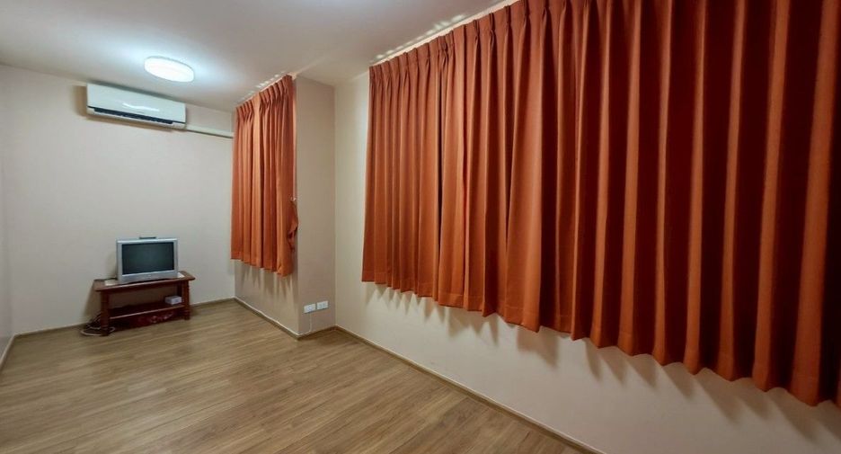 For sale 3 bedrooms townhouse in Pak Kret, Nonthaburi