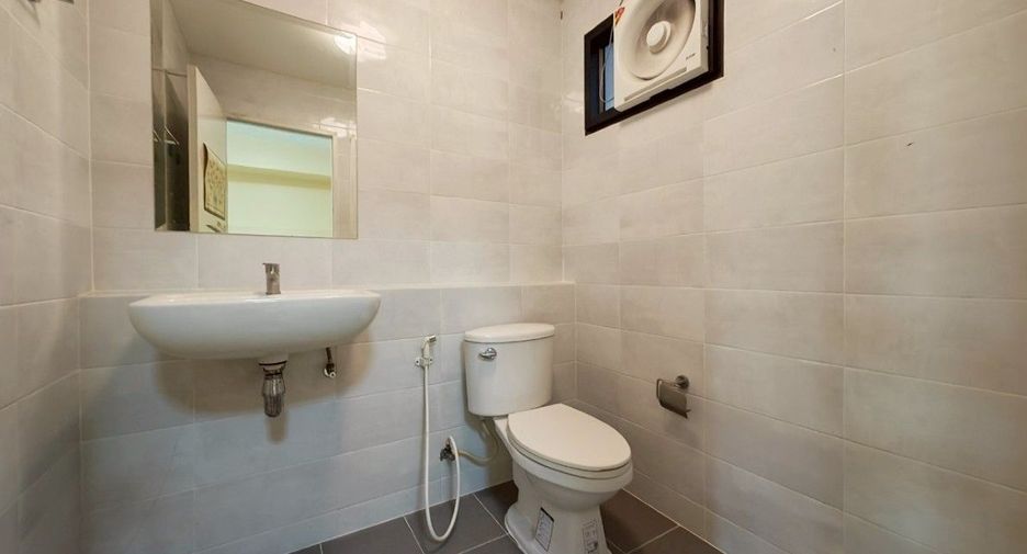 For sale 3 bedrooms townhouse in Pak Kret, Nonthaburi