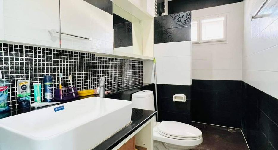 Casa en venta de 5 habitaciones en Hang Dong, Chiang Mai