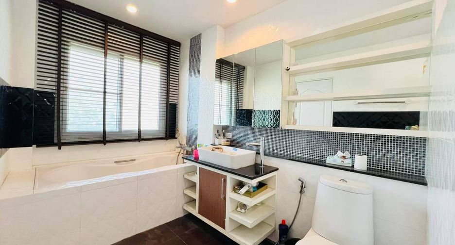 Casa en venta de 5 habitaciones en Hang Dong, Chiang Mai