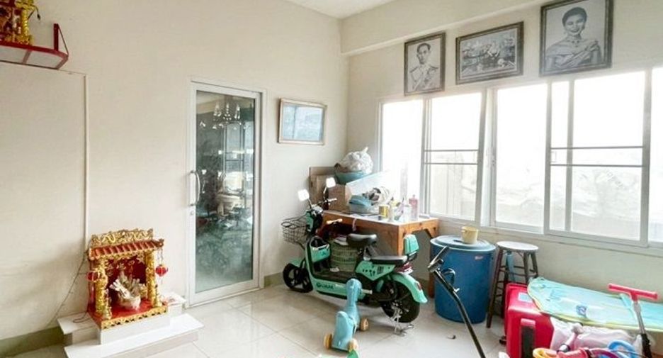Local comercial en venta de 14 habitaciones en Bang Bua Thong, Nonthaburi