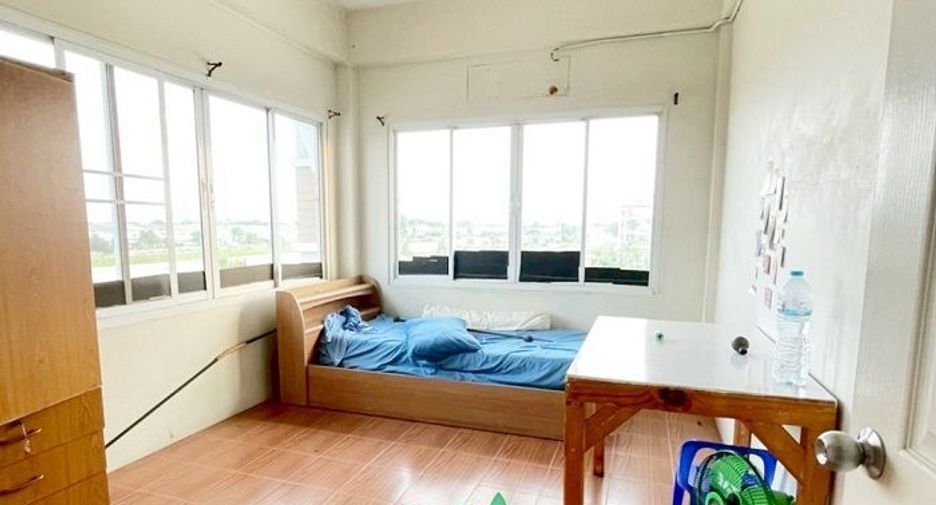 Local comercial en venta de 14 habitaciones en Bang Bua Thong, Nonthaburi