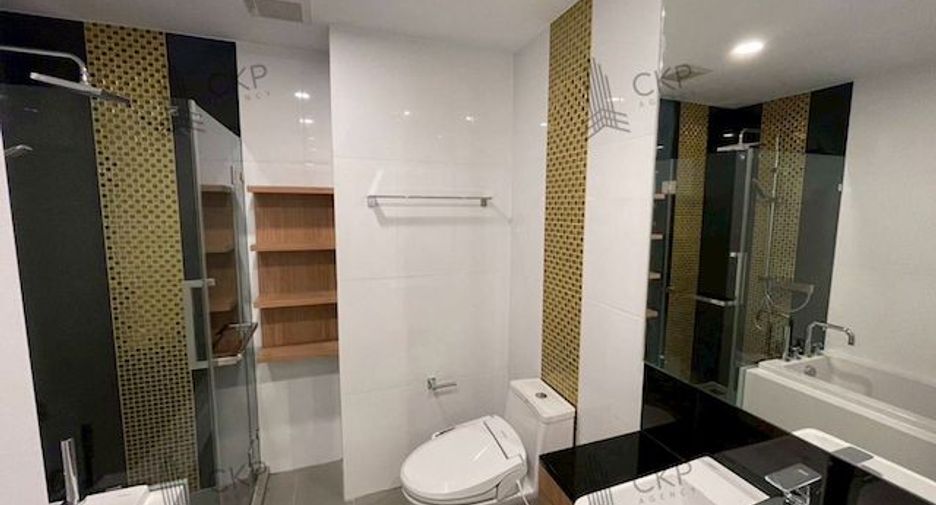 For sale 1 bed condo in Si Racha, Chonburi