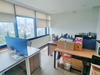 Аренда офис в Кхлонг Тоеи, Бангкок