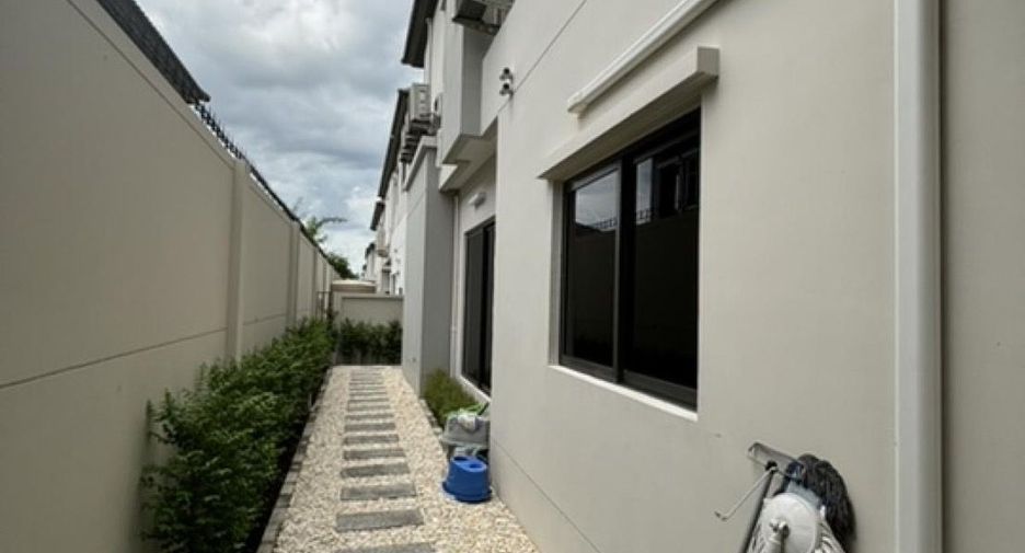 For sale 6 bedrooms house in Sai Mai, Bangkok