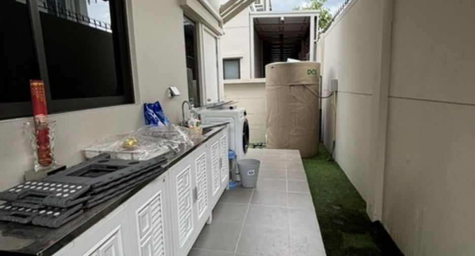 For sale 6 bedrooms house in Sai Mai, Bangkok