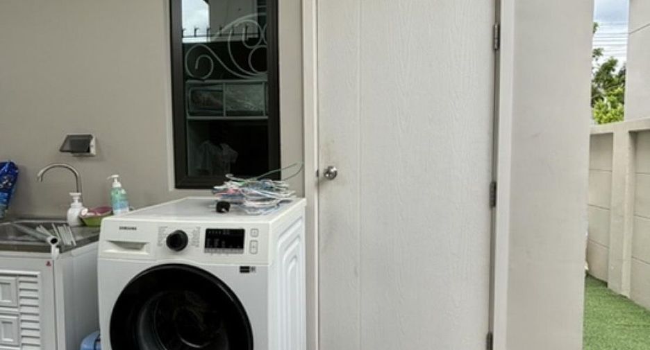 For sale 6 bedrooms house in Sai Mai, Bangkok