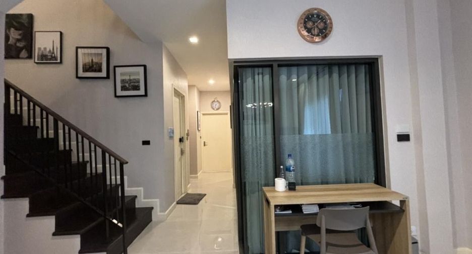 For sale 6 bedrooms house in Sai Mai, Bangkok