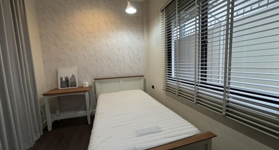 For sale 6 bedrooms house in Sai Mai, Bangkok