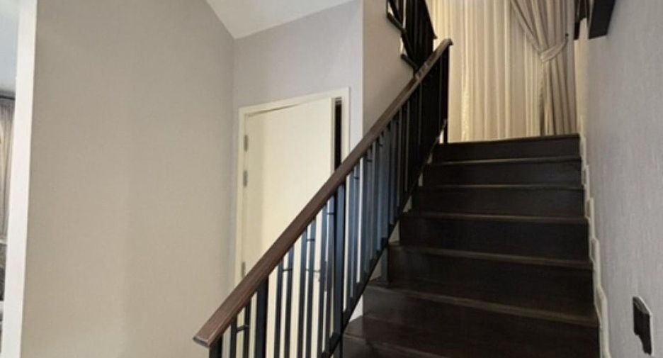 For sale 6 bedrooms house in Sai Mai, Bangkok