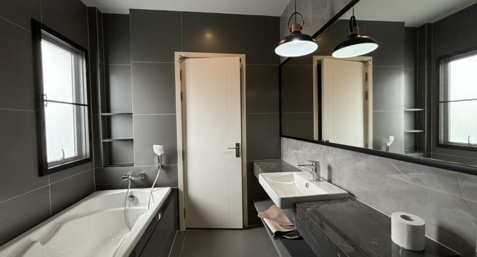 For sale 6 bedrooms house in Sai Mai, Bangkok