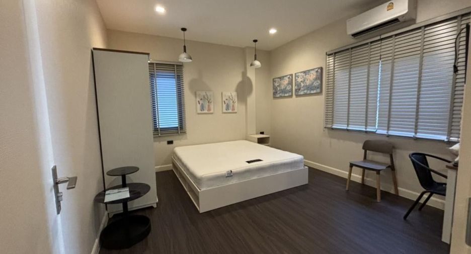 For sale 6 bedrooms house in Sai Mai, Bangkok