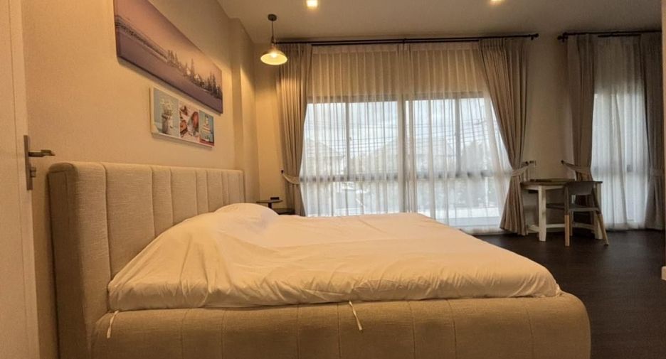 For sale 6 bedrooms house in Sai Mai, Bangkok