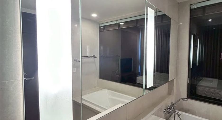 For rent and for sale 2 bedrooms condo in Watthana, Bangkok