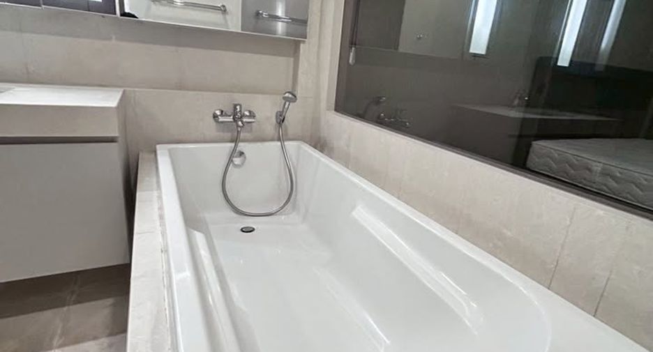 For rent and for sale 2 bedrooms condo in Watthana, Bangkok