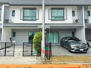For sale 4 bedrooms townhouse in Mueang Pathum Thani, Pathum Thani