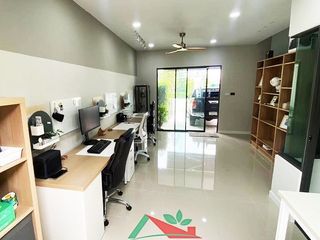 For sale 4 bedrooms townhouse in Mueang Pathum Thani, Pathum Thani