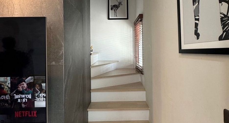 For sale 4 bedrooms townhouse in Mueang Pathum Thani, Pathum Thani
