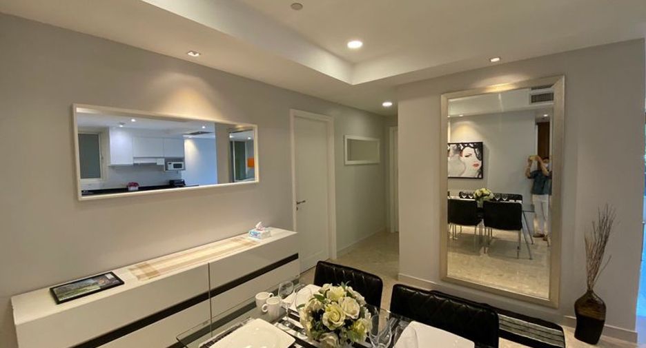 For rent 2 bedrooms condo in Watthana, Bangkok