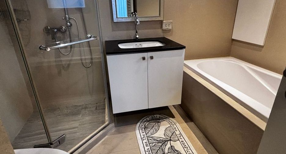 For rent 2 bedrooms condo in Watthana, Bangkok