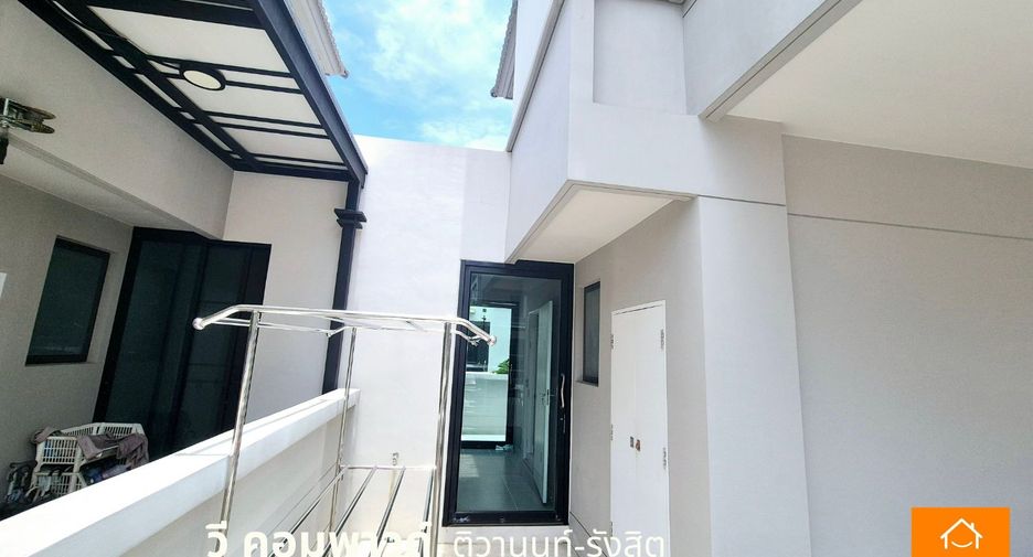 For sale 3 bedrooms house in Mueang Pathum Thani, Pathum Thani