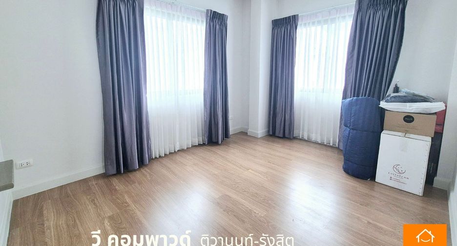 For sale 3 bedrooms house in Mueang Pathum Thani, Pathum Thani