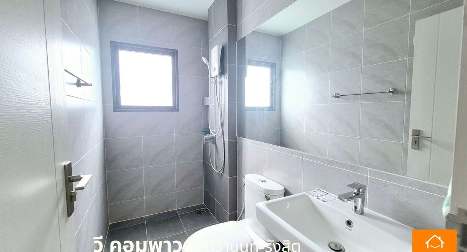 For sale 3 bedrooms house in Mueang Pathum Thani, Pathum Thani