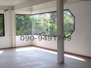 For rent 1 bed retail Space in Phra Khanong, Bangkok