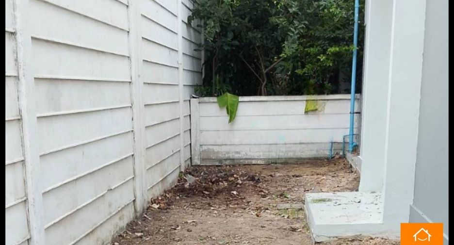 For sale 4 bedrooms townhouse in Khlong Sam Wa, Bangkok