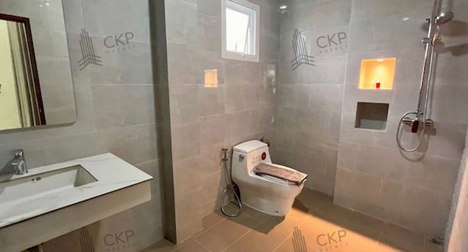 For rent and for sale 4 bedrooms house in Pran Buri, Prachuap Khiri Khan