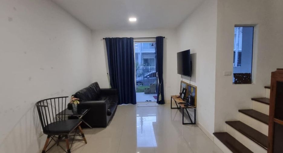 Casa adosada en venta de 3 habitaciones en Mueang Chiang Mai, Chiang Mai