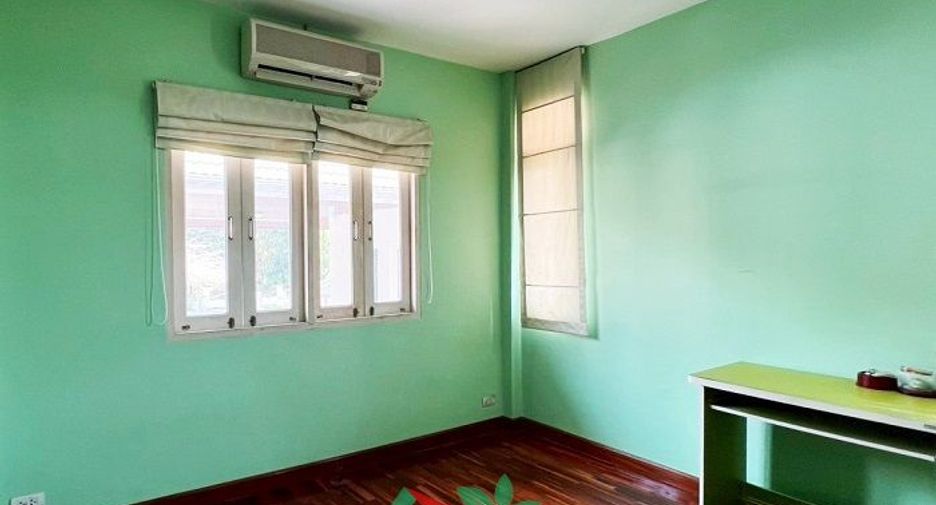 For sale 5 bedrooms house in Khan Na Yao, Bangkok
