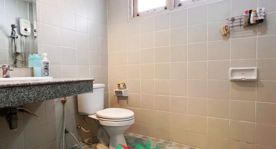 For sale 5 bedrooms house in Khan Na Yao, Bangkok