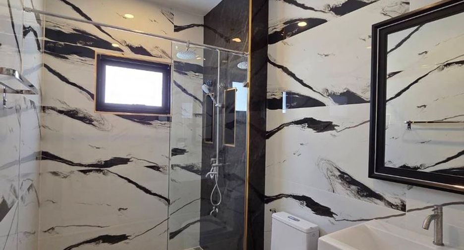 For sale 3 bedrooms house in East Pattaya, Pattaya