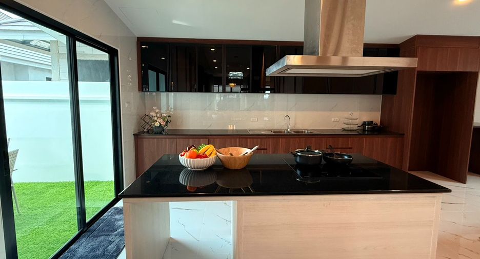 For sale 3 bedrooms house in East Pattaya, Pattaya