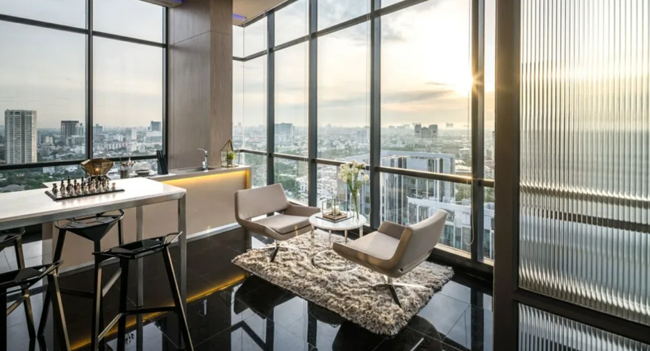For sale 2 bedrooms condo in Watthana, Bangkok