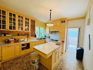 For sale 5 bed house in Mueang Samut Sakhon, Samut Sakhon